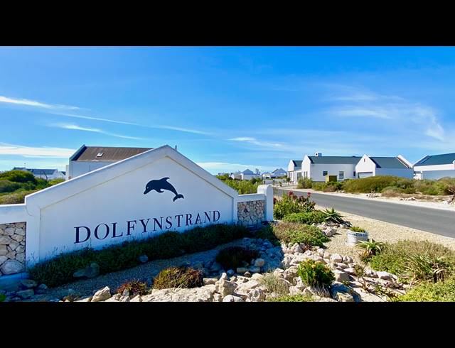 4 BEDROOM HOUSE FOR SALE IN DWARSKERSBOS